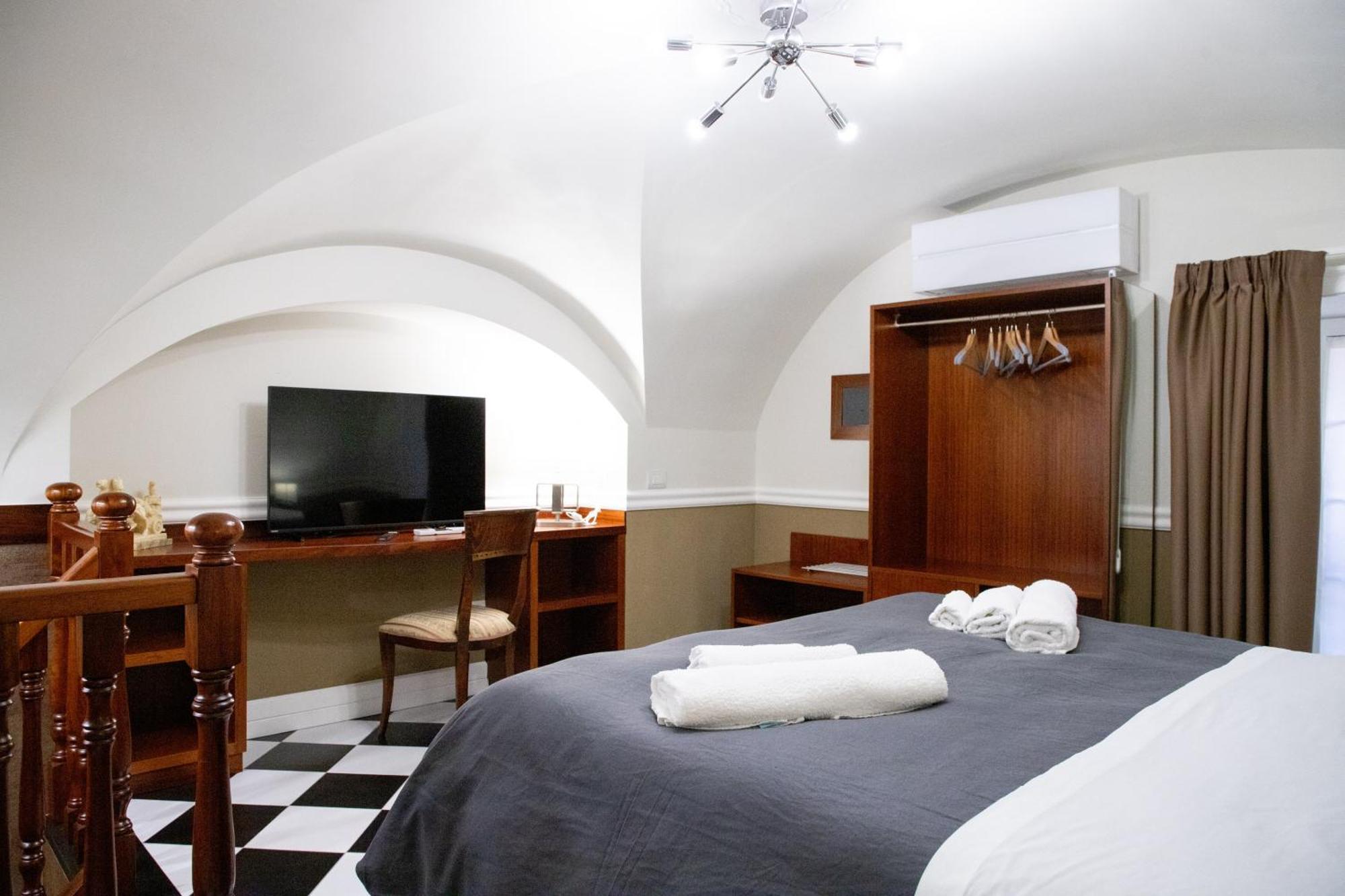 Borgo Santa Caterina Villa Catania Exterior photo